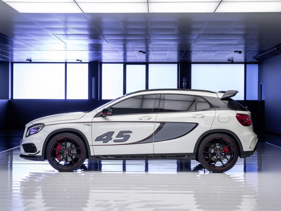  Mercedes-Benz Concept GLA45 AMG 2013 года  (фото 3 из 11)